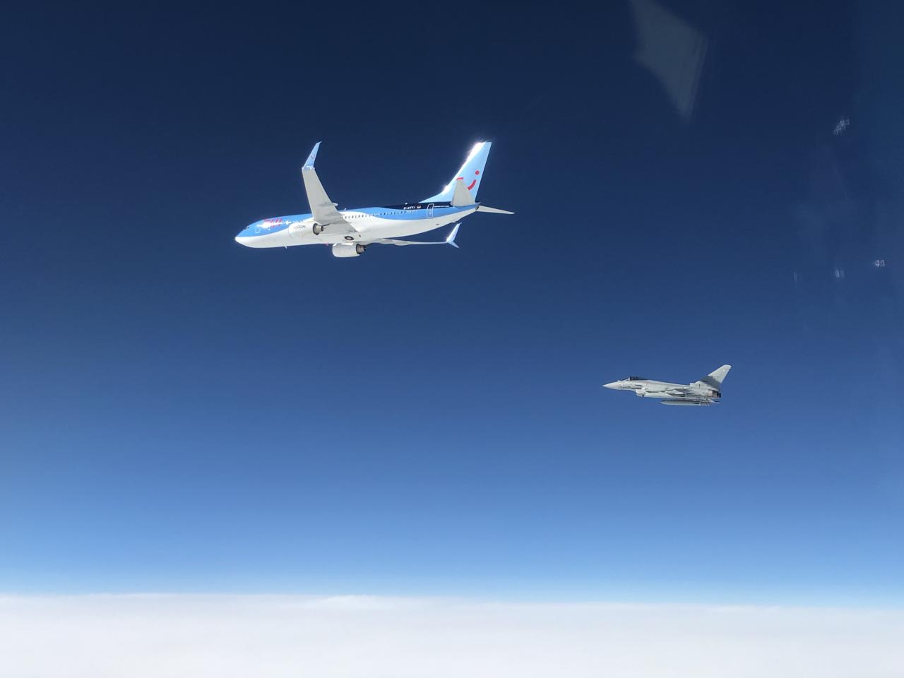 Due caccia da Gioia del Colle intercettano un aereo civile tedesco