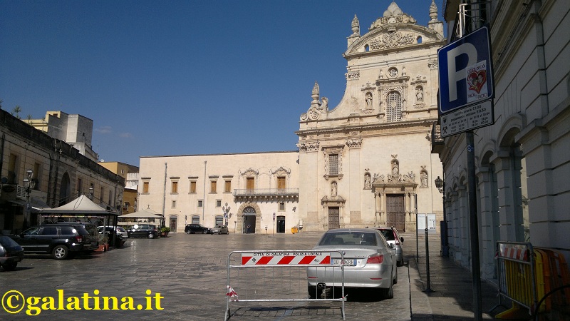 Galatinese ruba una collana e viene arrestato. Denunciato a piede libero un suo presunto complice di Aradeo