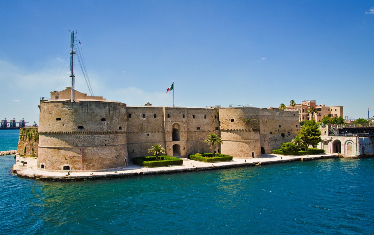 Il Castello Aragonese fra le più ambite mete di Taranto Il Castello Aragonese fra le più ambite mete di Taranto