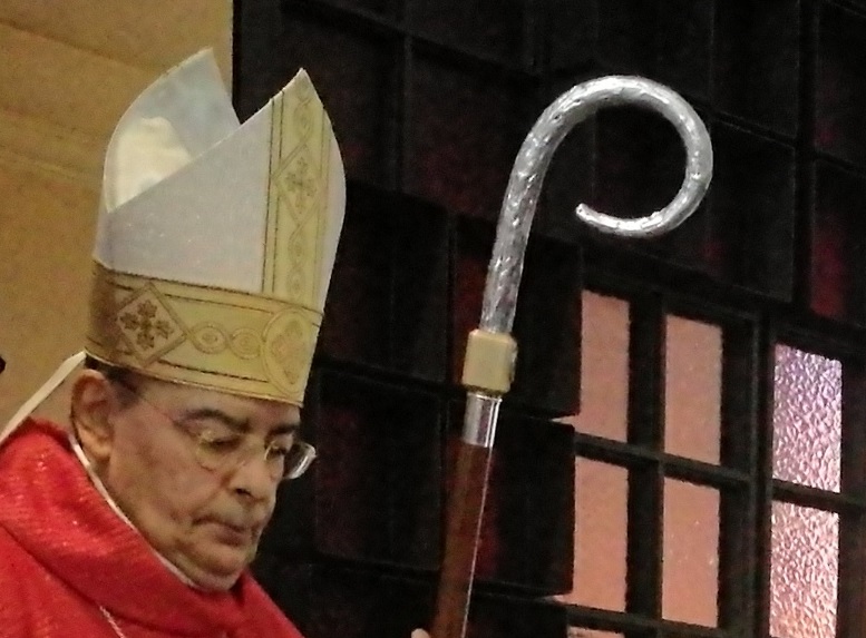 Malore per monsignor Donato Negro durante la veglia di Pentecoste Malore per monsignor Donato Negro durante la veglia di Pentecoste