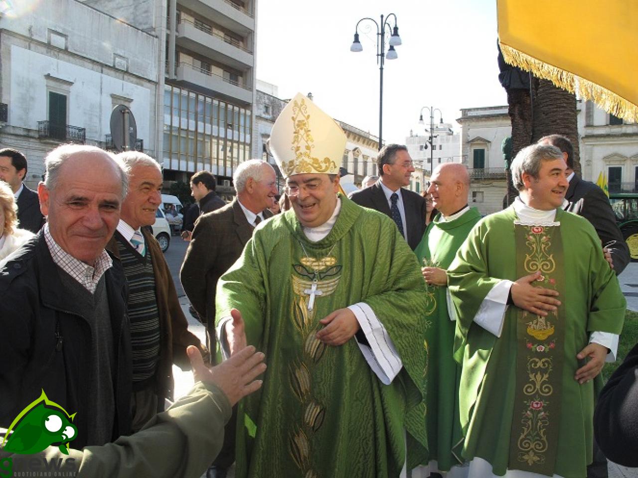 Monsignor Donato Negro sta bene ed è stato dimesso