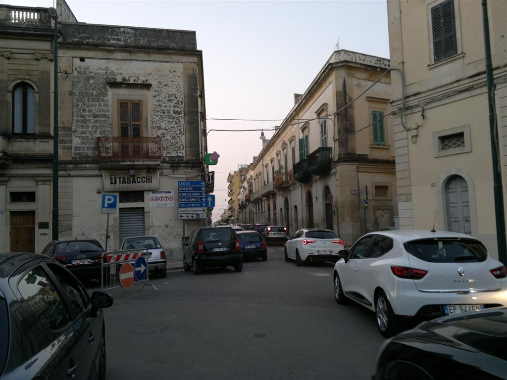 No ai giri a vuoto intorno alla 'Villa' su auto inquinanti. È cominciata a Galatina la rivoluzione del traffico