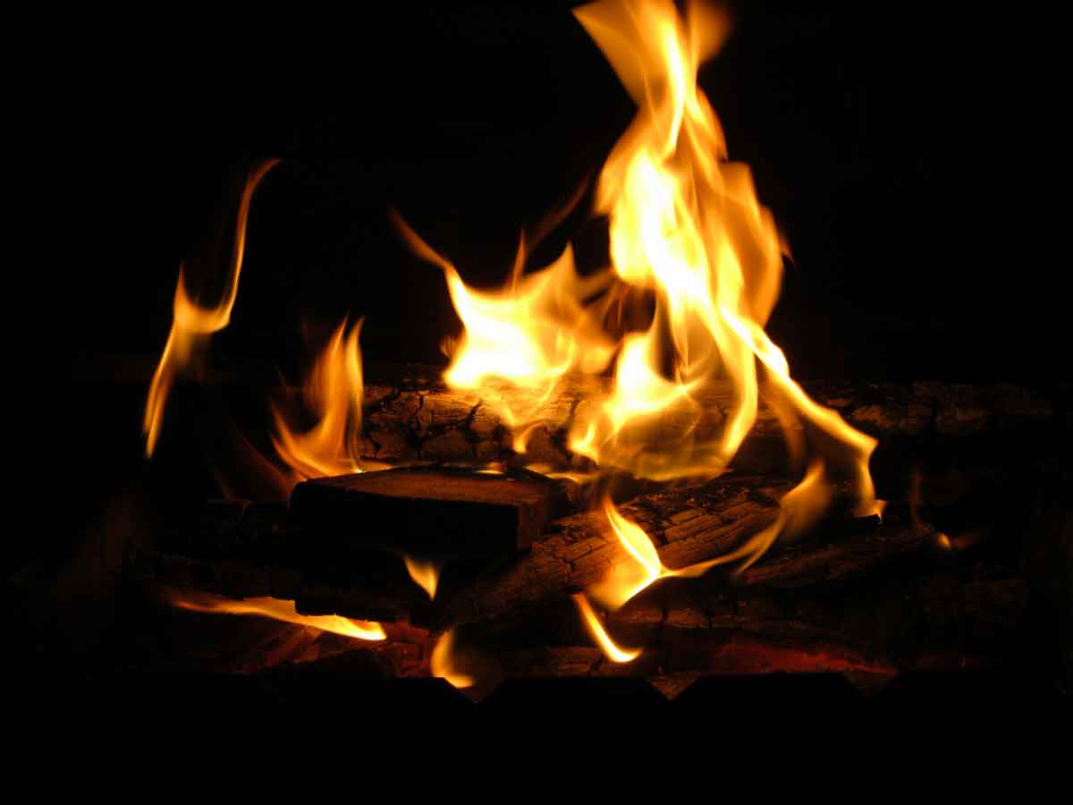 "Sono venuto a portare il fuoco sulla terra" "Sono venuto a portare il fuoco sulla terra"