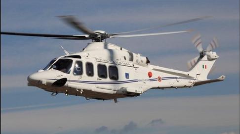 Escursionista salvato da un elicottero dell'Aeronautica Militare Escursionista salvato da un elicottero dell'Aeronautica Militare