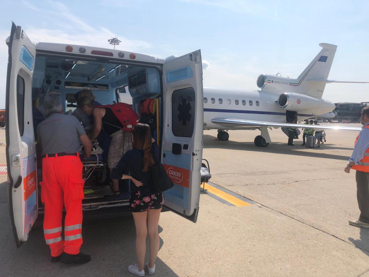 Neonato in pericolo di vita trasportato con un Falcon 900 da Cagliari a Milano