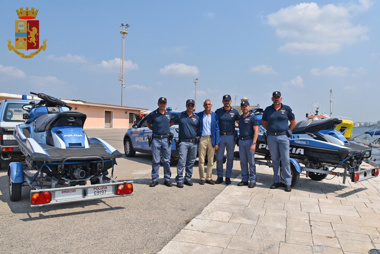 Il Questore in visita alla Squadra Nautica di Gallipoli Il Questore in visita alla Squadra Nautica di Gallipoli