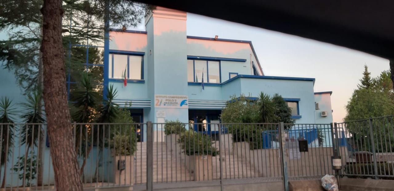 "Crepe sui muri esterni del Polo 2"