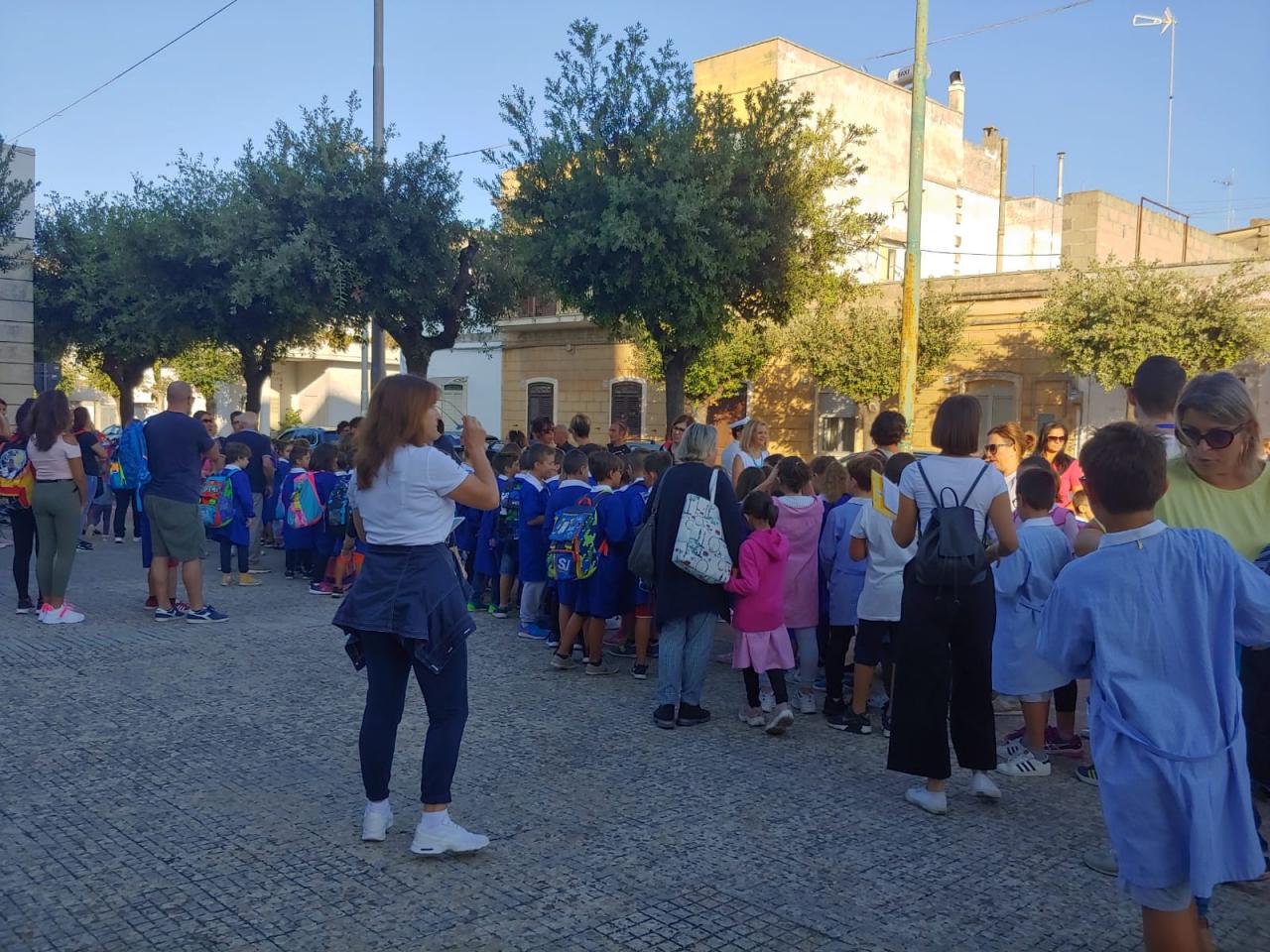 Al Rione Italia si viaggia in 'Piedibus'