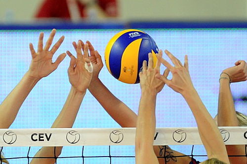 Iniziato il corso di pallavolo per under 16 femminile Iniziato il corso di pallavolo per under 16 femminile