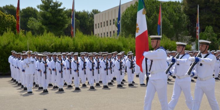 A Taranto giurano 391 Sottufficiali di Marina A Taranto giurano 391 Sottufficiali di Marina