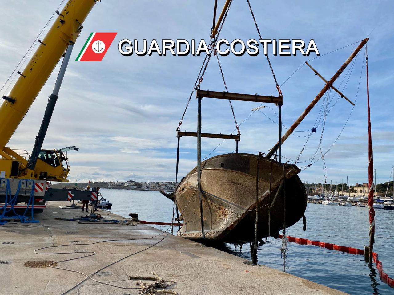 Rimossi i relitti nel porto di Leuca