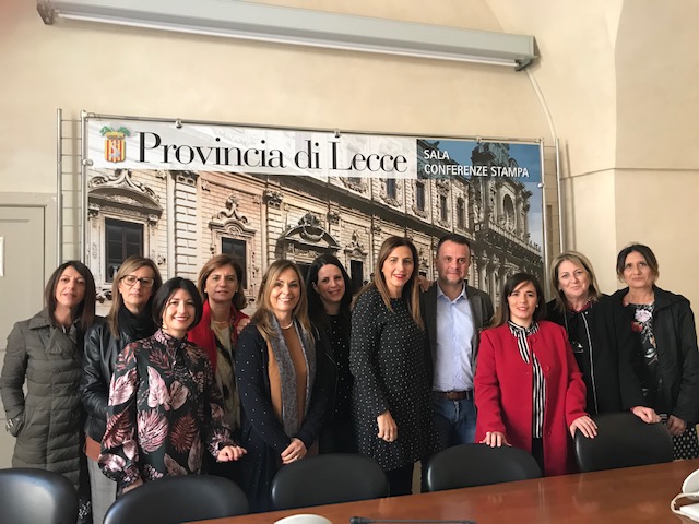 “Giornata internazionale contro la violenza sulle donne”, a Galatina una marcia in rosso