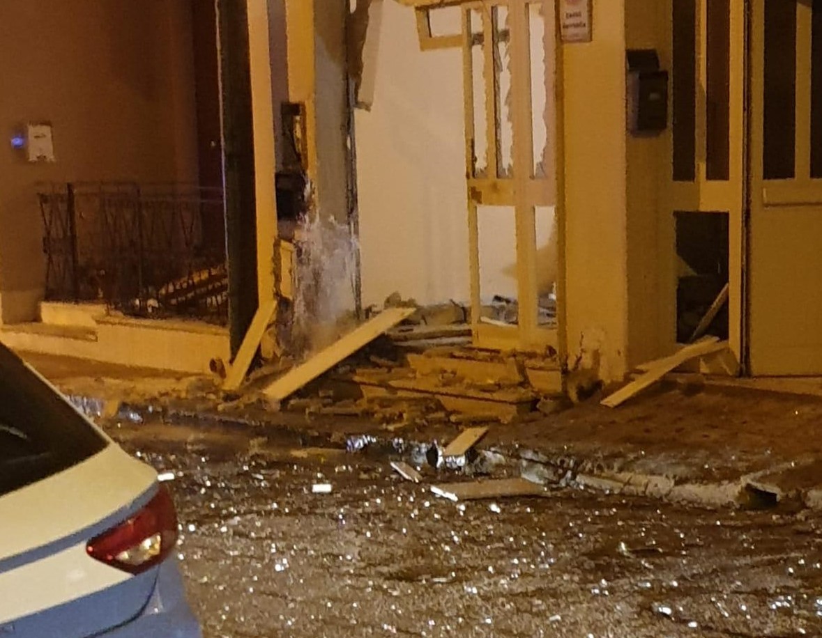 Esplosione in via Modena, paura nella notte a Galatina