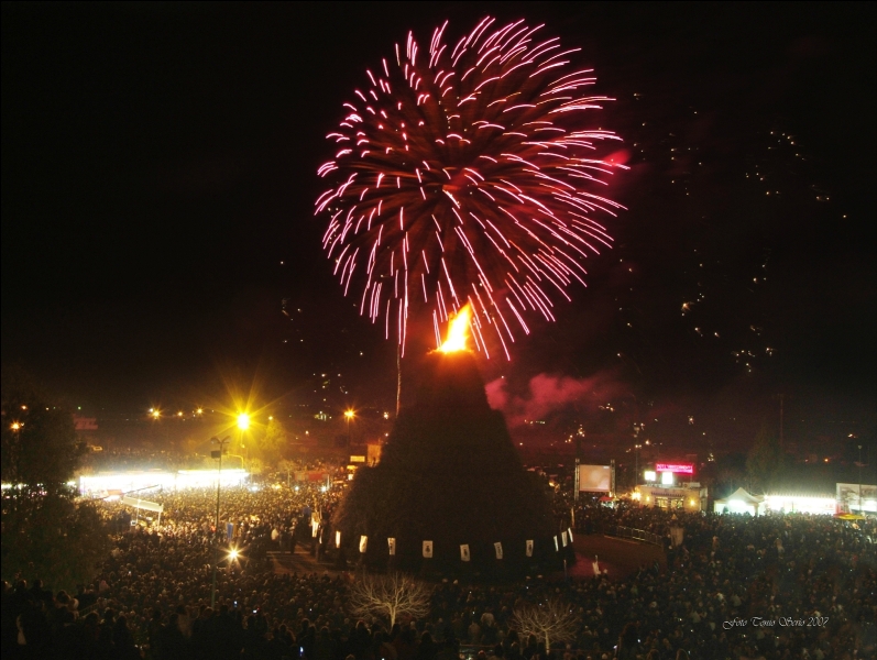 Fuochi d’artificio per la Focara green 2020 Fuochi d’artificio per la Focara green 2020