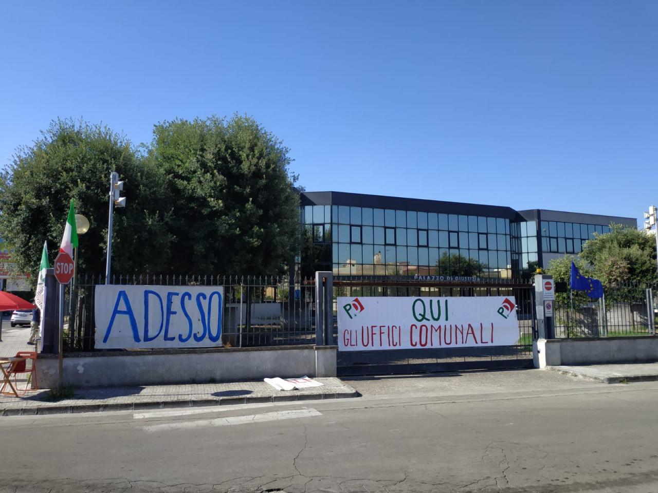 "Quanto tempo bisognerà ancora aspettare?" "Quanto tempo bisognerà ancora aspettare?"