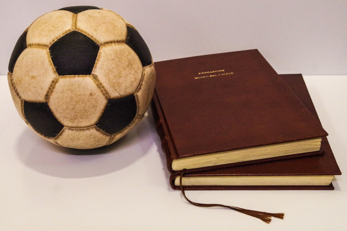“L’ultima rappresentazione sacra del nostro tempo: calcio e letteratura” “L’ultima rappresentazione sacra del nostro tempo: calcio e letteratura”