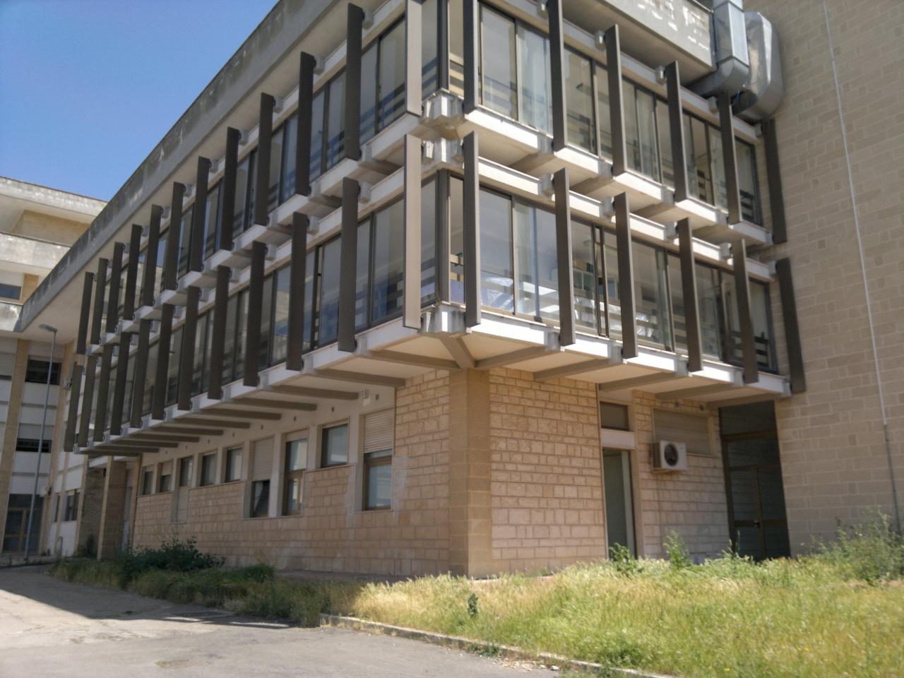 La Palazzina De Maria sarà tutta dedicata ai contagiati da COVID-19. Verso lo spostamento di Psichiatria La Palazzina De Maria sarà tutta dedicata ai contagiati da COVID-19. Verso lo spostamento di Psichiatria