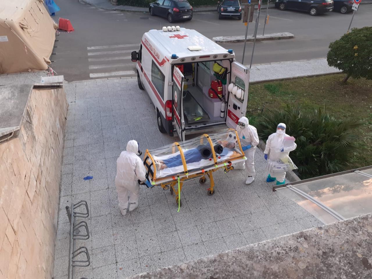 Quindici nuovi contagiati in provincia di Lecce. A Galatina sono sempre 24 i ricoverati nel Reparto Malattie Infettive Quindici nuovi contagiati in provincia di Lecce. A Galatina sono sempre 24 i ricoverati nel Reparto Malattie Infettive