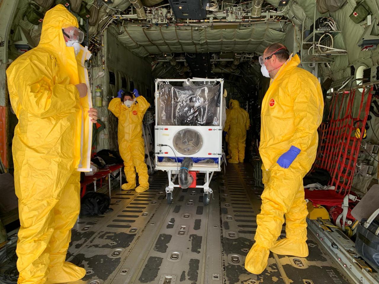 Covid-19. Due contagiati trasferiti in biocontenimento  in Germania con un C-130J dell'Aeronautica Militare