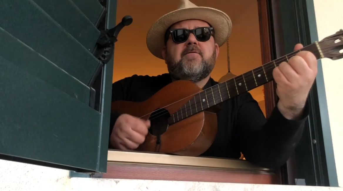 Quarantena da coronavirus, la “Samba du scujonamentu” contro la noia e la paura