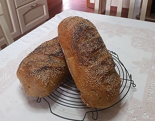 'Pane integrale con semi di sesamo e di papavero'. La ricetta di Gino Rossetti