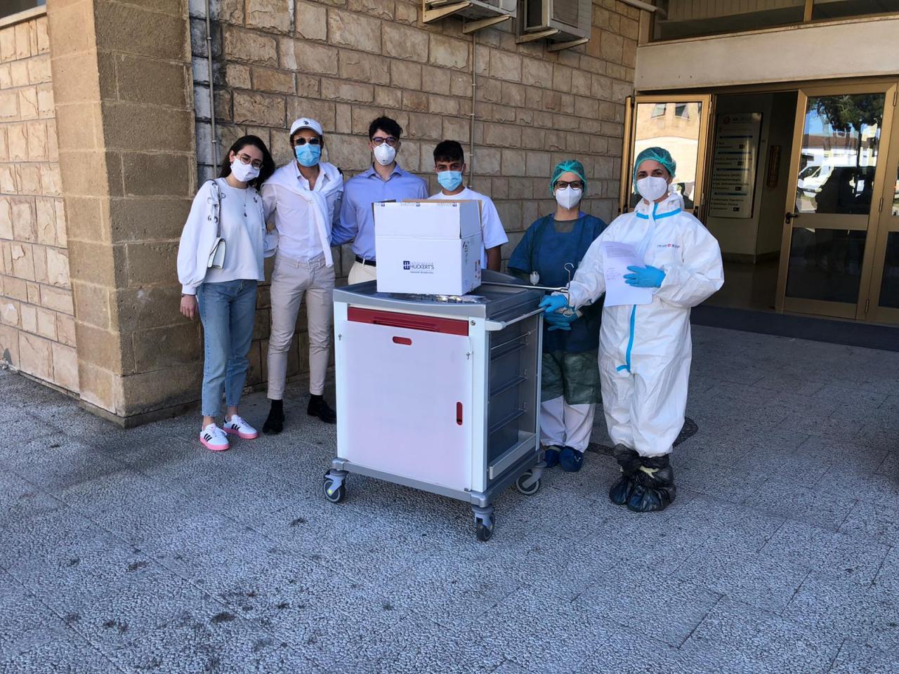 Un carrello porta defibrillatore per il Reparto di Malattie Infettive di Galatina