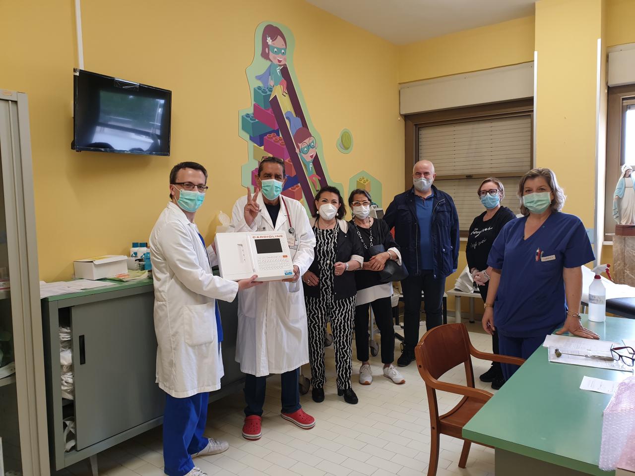 Consegnato all'Ospedale di Galatina un elettrocardiografo acquistato con i fondi raccolti dal Polo 2