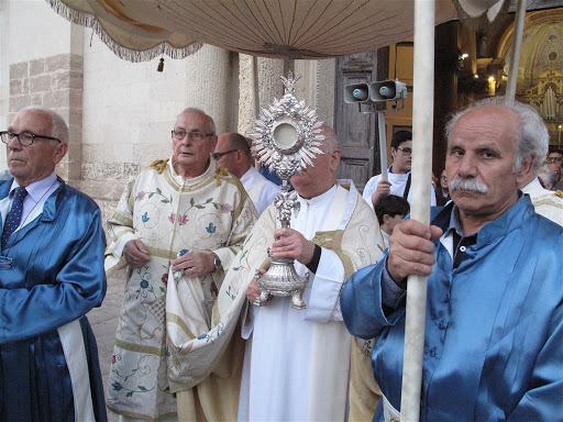 Corpus Domini senza processione ma adorazione dell'Eucaristia in ogni chiesa di Galatina Corpus Domini senza processione ma adorazione dell'Eucaristia in ogni chiesa di Galatina