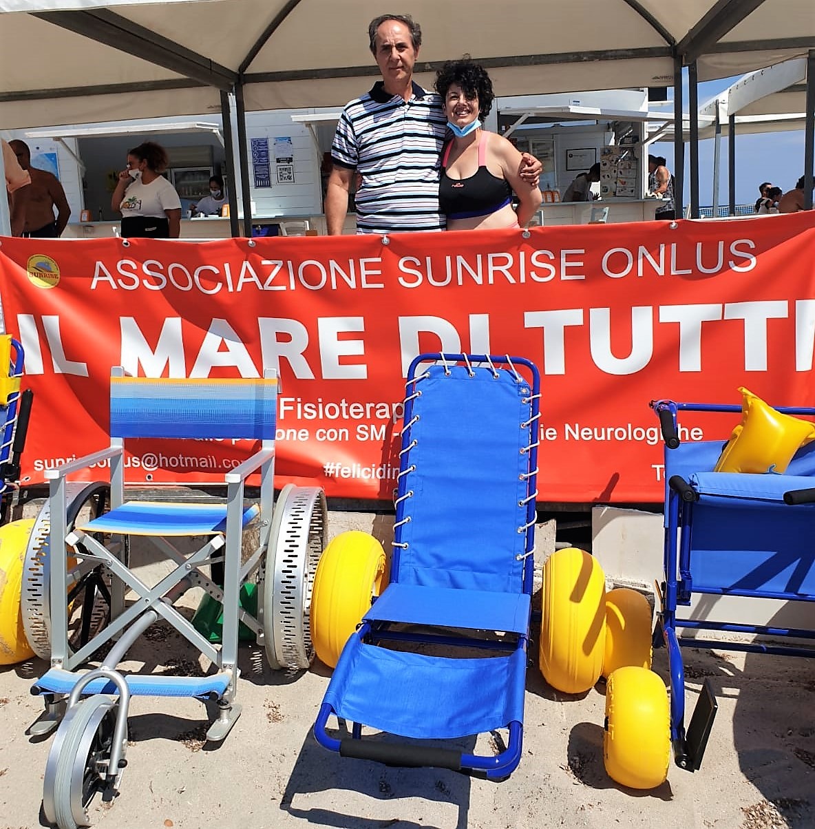 Consegnata dal Rotary Club di Galatina Maglie e terre d'Otranto all 'associazione Sunrise una sedia Job