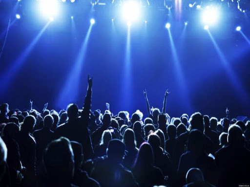 In Puglia obbligo della mascherina in discoteche, sale da ballo e locali assimilati anche all'aperto