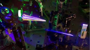 Un nuovo sistema per generare flash luminosi ultrarapidi Un nuovo sistema per generare flash luminosi ultrarapidi