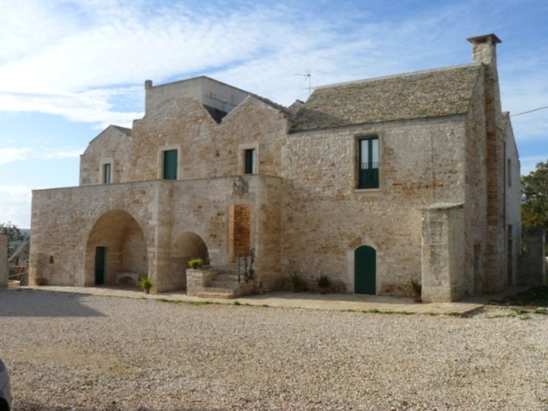 Trecento aule nelle fattorie pugliesi Trecento aule nelle fattorie pugliesi