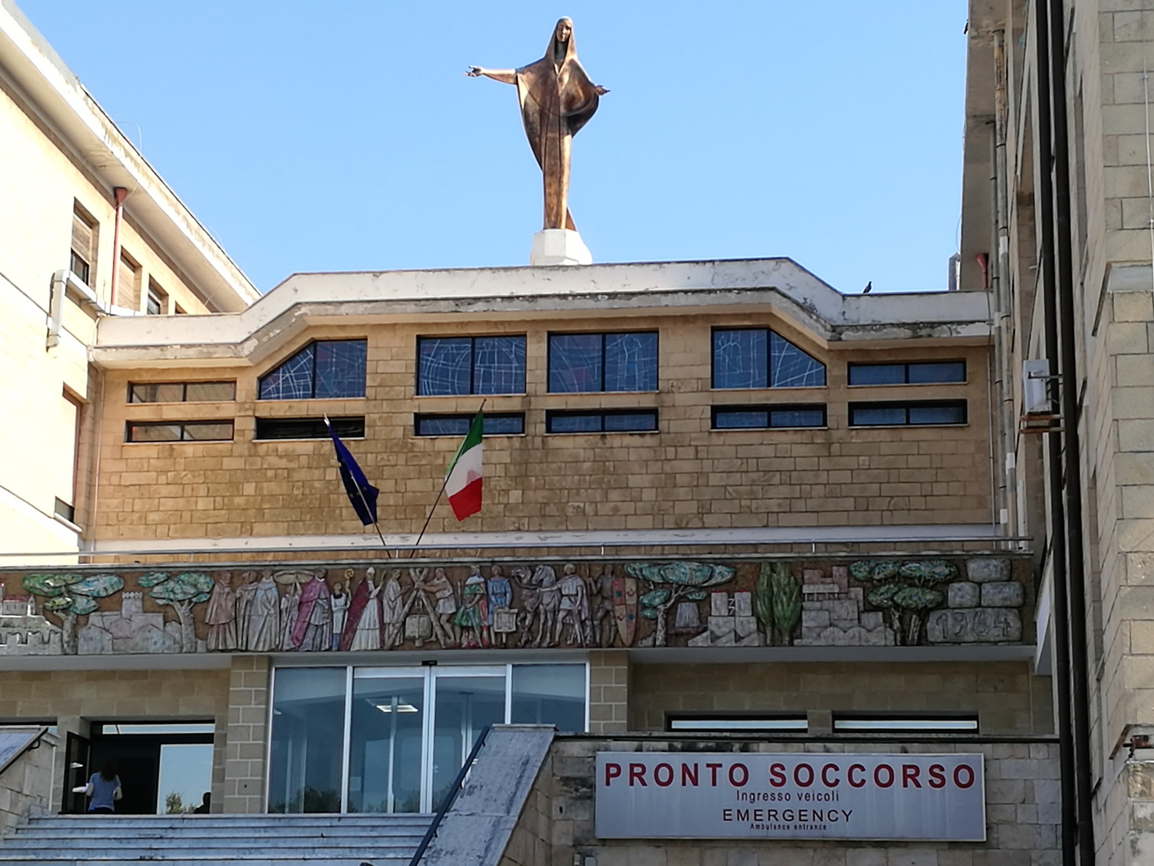 Con i 22 posti di terapia intensiva saranno attivati nell'Ospedale di Galatina anche i reparti di Cardiologia e Pneumologia