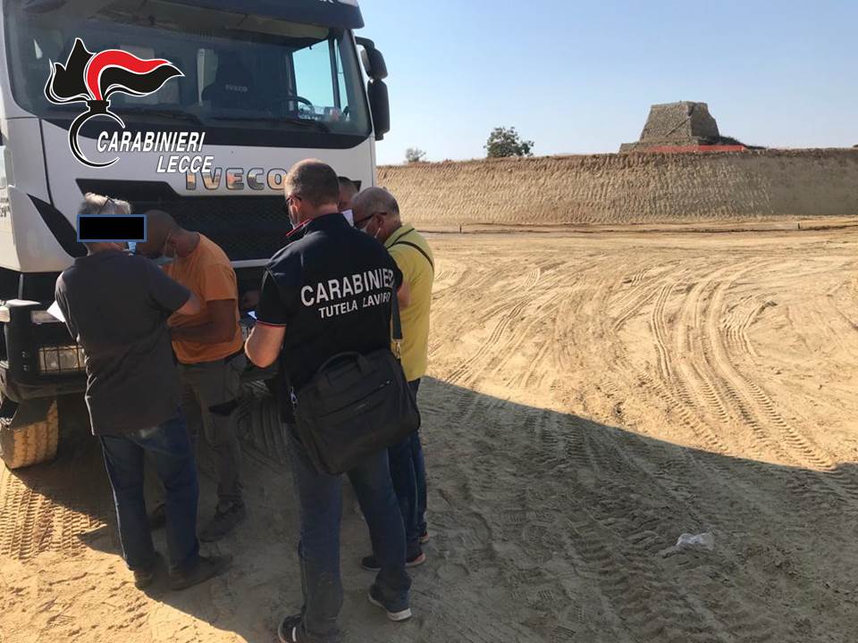 Anche alcune aziende di Galatina passate al setaccio dai Carabinieri del Gruppo Tutela del lavoro Anche alcune aziende di Galatina passate al setaccio dai Carabinieri del Gruppo Tutela del lavoro