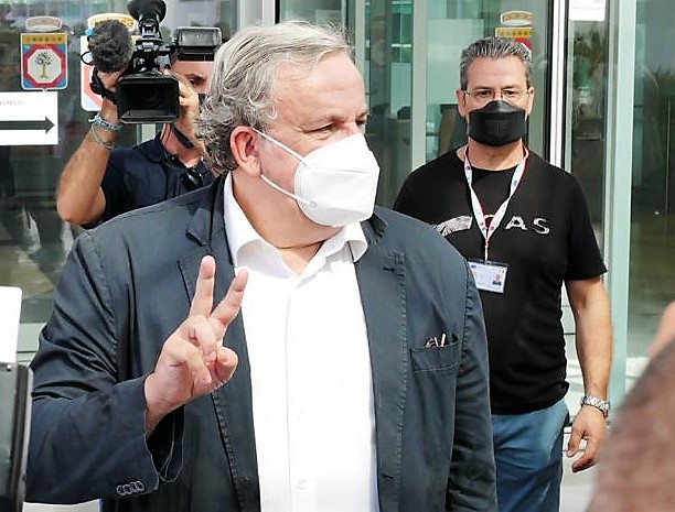 &quot;Lei ha ordinato la chiusura della Scuola perché questa è la soluzione più semplicistica e comoda da adottare&quot;