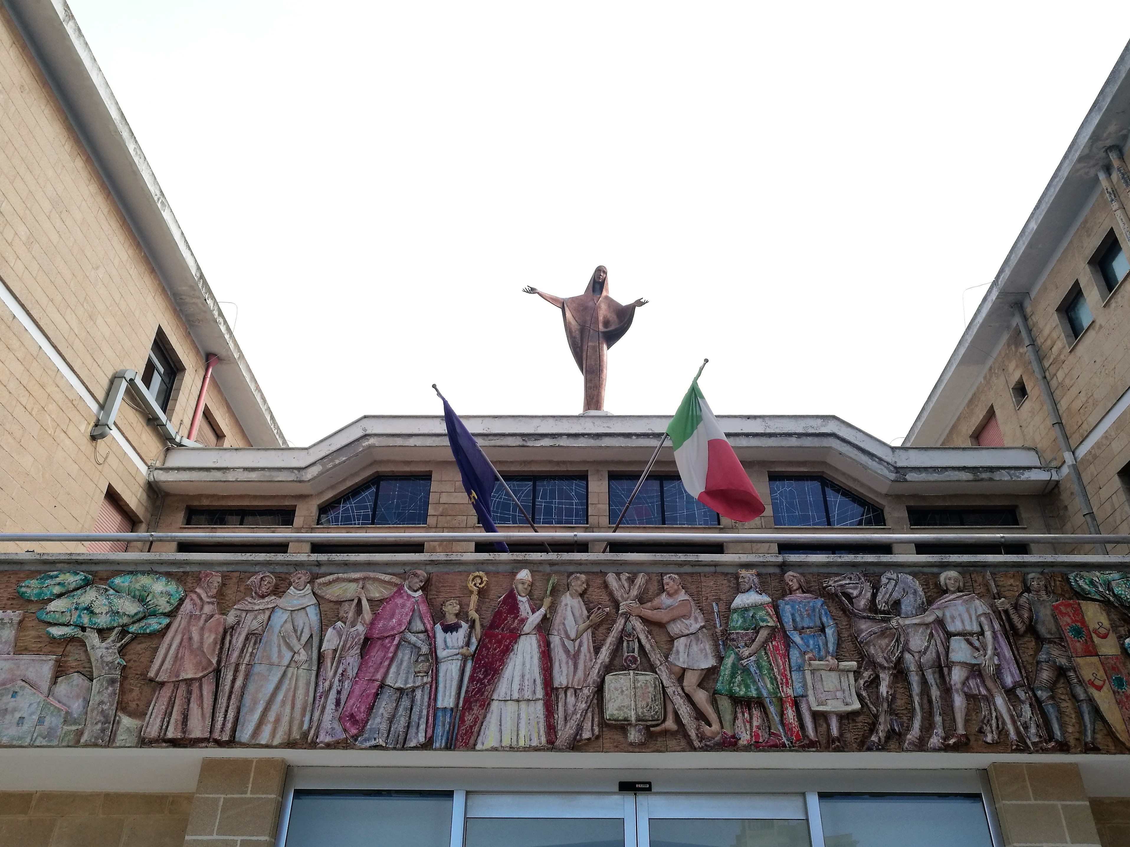 Trasformazione dell'Ospedale di Galatina in presidio covid, i sindacati scrivono al Prefetto e ad Emiliano Trasformazione dell'Ospedale di Galatina in presidio covid, i sindacati scrivono al Prefetto e ad Emiliano