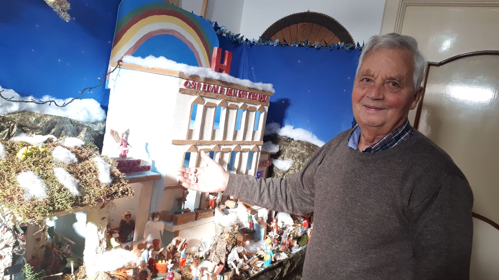 &quot;Credo che Gesù Bambino nasca proprio nei luoghi in cui c’è la sofferenza più vera e profonda&quot;. Il presepe di Gerardo Aprile al tempo del coronavirus