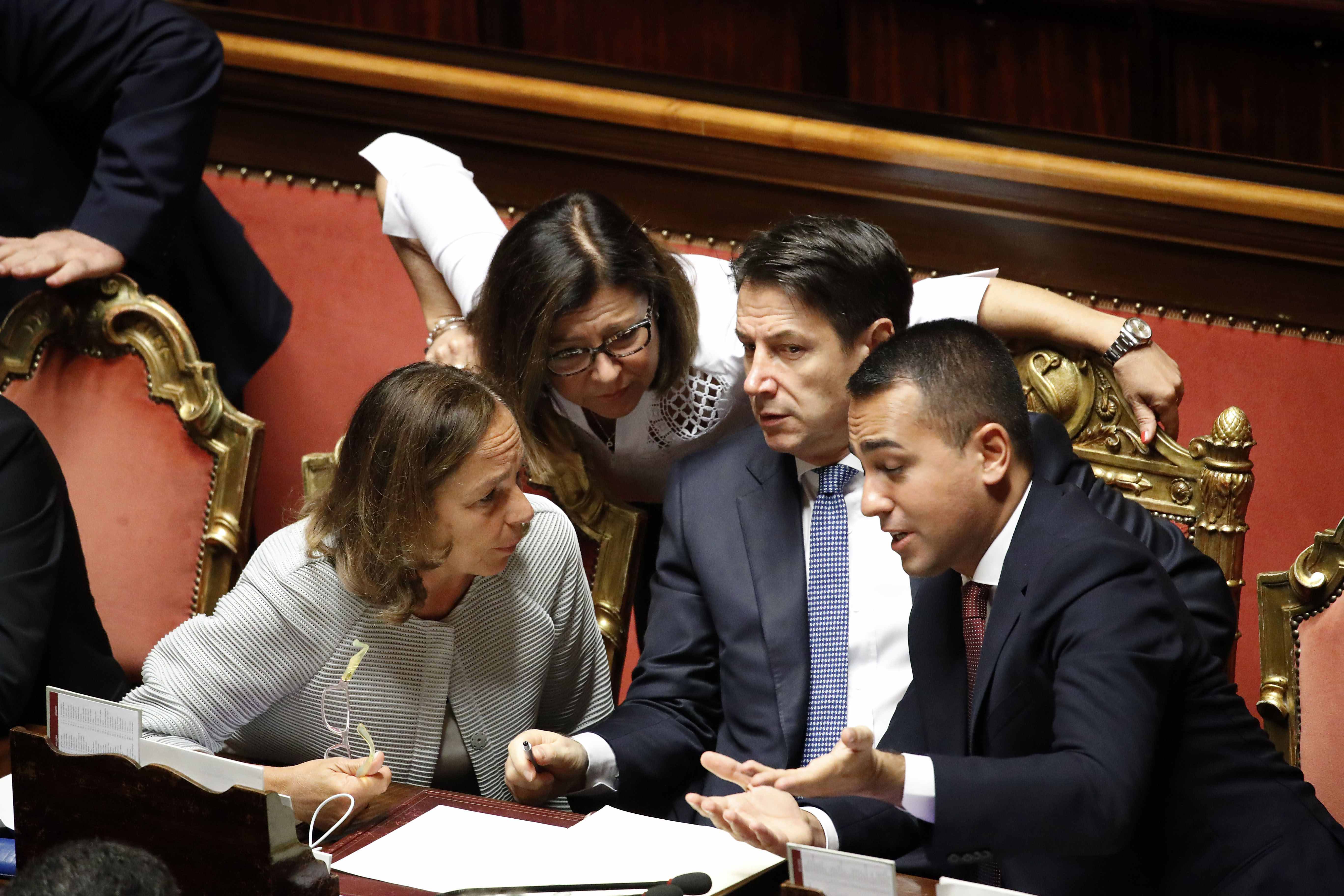 "Pronti al rientro a scuola dal 7 Gennaio", parola di Lamorgese e De Micheli "Pronti al rientro a scuola dal 7 Gennaio", parola di Lamorgese e De Micheli