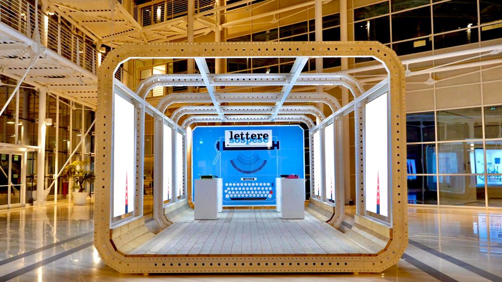 Lettere Sospese per celebrare la Lettera 22