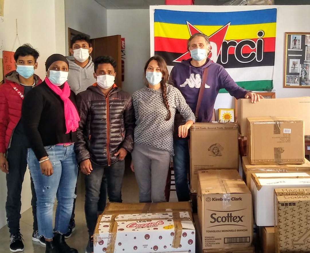 Nel Salento raccolta a tempo di record di coperte e indumenti da spedire al campo profughi di Lipa in Bosnia 