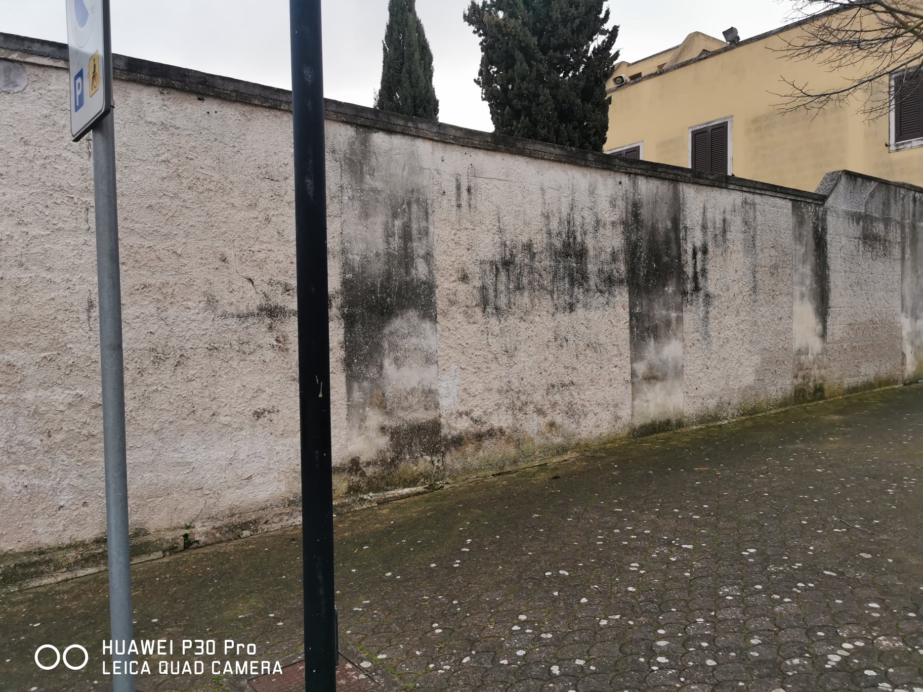 “TappiAmo Galatina&quot;, in via Pavia una &quot;bacheca pubblica&quot; per i bambini