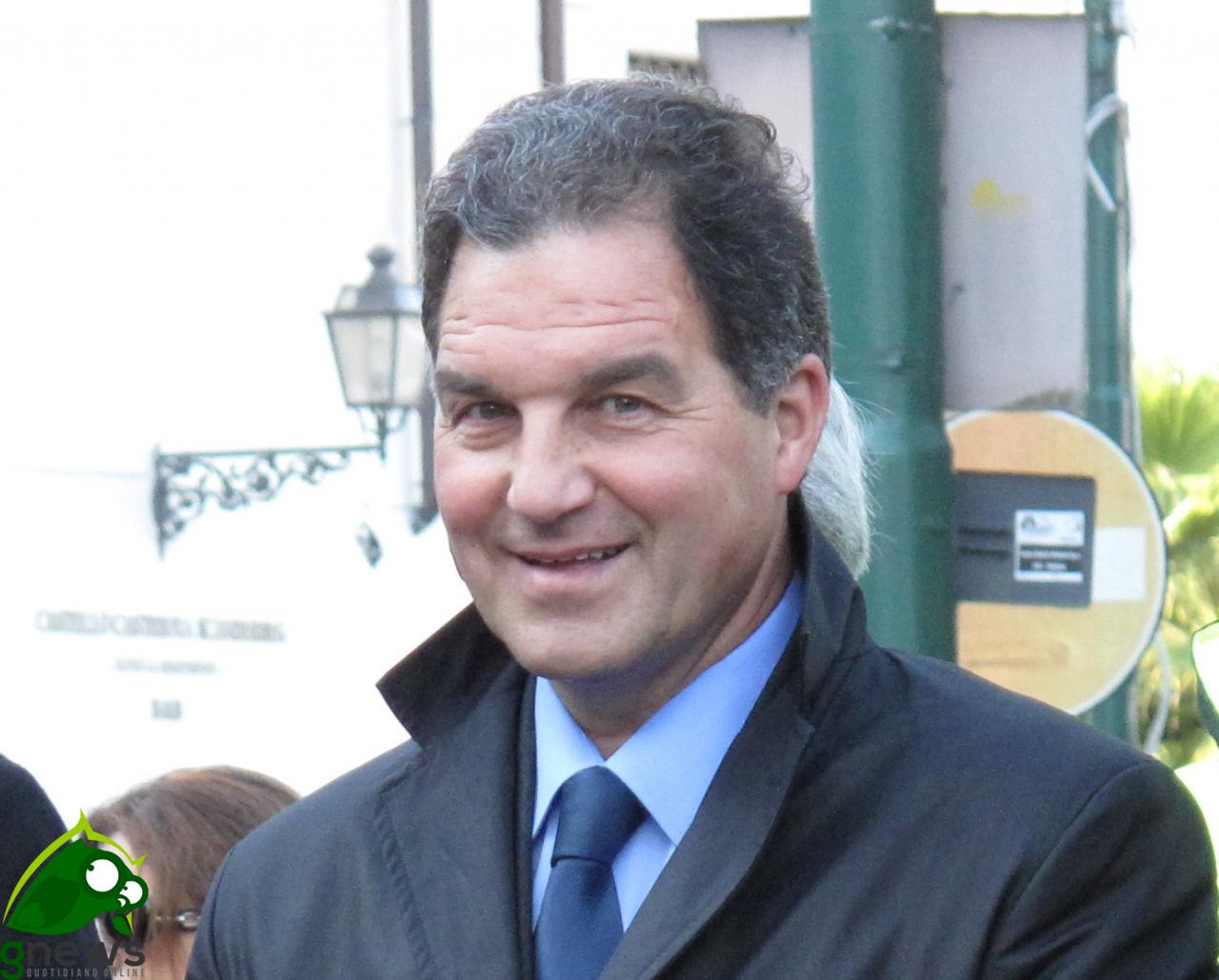 Giovanni Bono lascia il Commissariato di Galatina e la Polizia di Stato per raggiunti limiti di età Giovanni Bono lascia il Commissariato di Galatina e la Polizia di Stato per raggiunti limiti di età