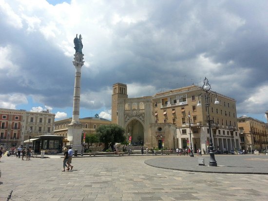 COVID-19. "Non venite a Lecce", l'appello del Sindaco del capoluogo COVID-19. "Non venite a Lecce", l'appello del Sindaco del capoluogo