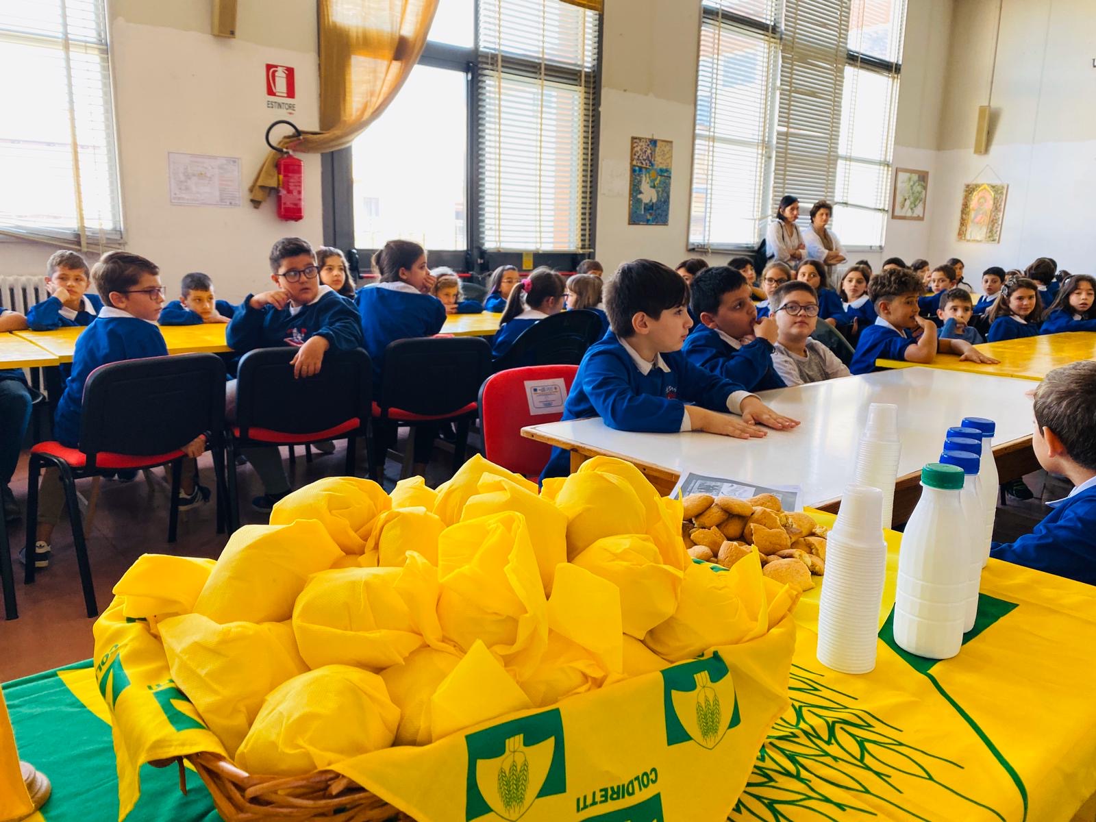 Secondo Coldiretti "ogni giorno di ritardo sulle vaccinazioni costa in media alla Puglia oltre 20 milioni in mancati consumi " Secondo Coldiretti "ogni giorno di ritardo sulle vaccinazioni costa in media alla Puglia oltre 20 milioni in mancati consumi "