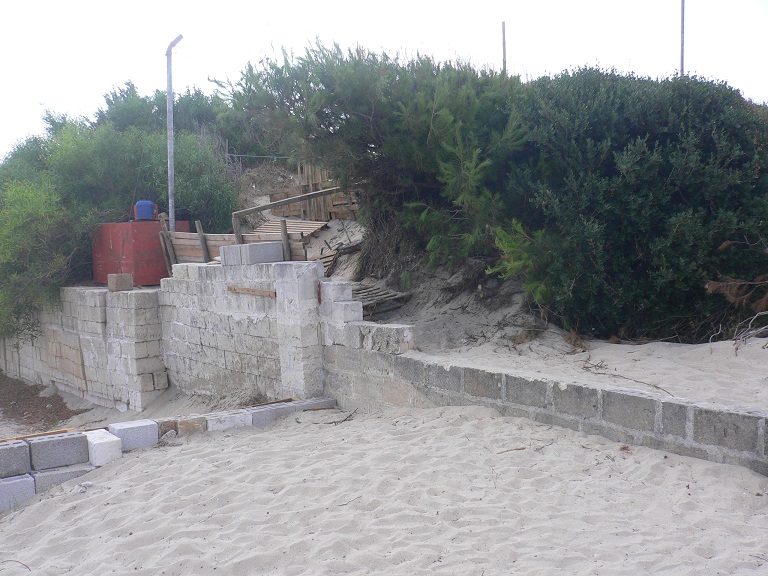 Stava sbancando una duna, denunciato