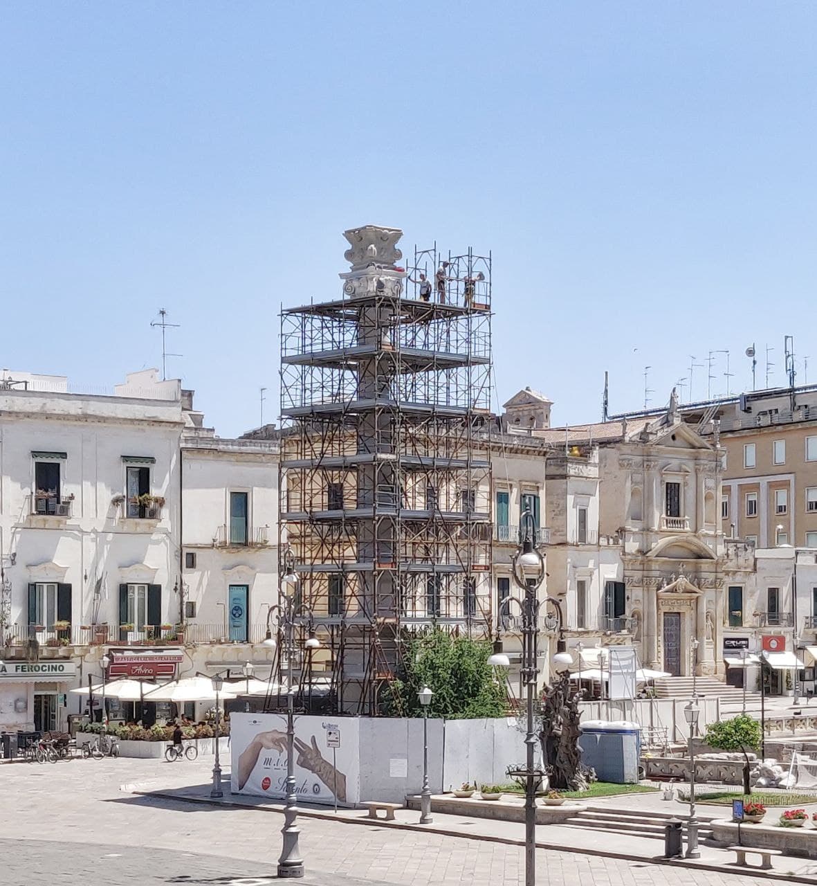 Terminato il restauro della colonna di Piazza Sant’Oronzo Terminato il restauro della colonna di Piazza Sant’Oronzo