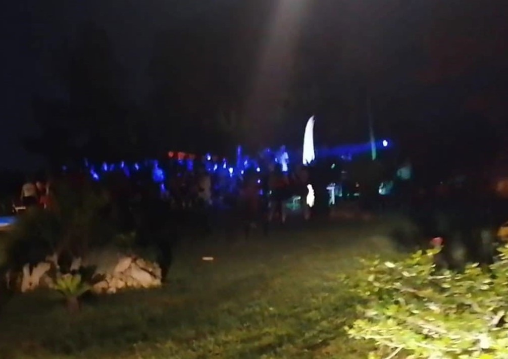 Festa in villa a Gallipoli con 200 persone, la Polizia blocca tutto Festa in villa a Gallipoli con 200 persone, la Polizia blocca tutto
