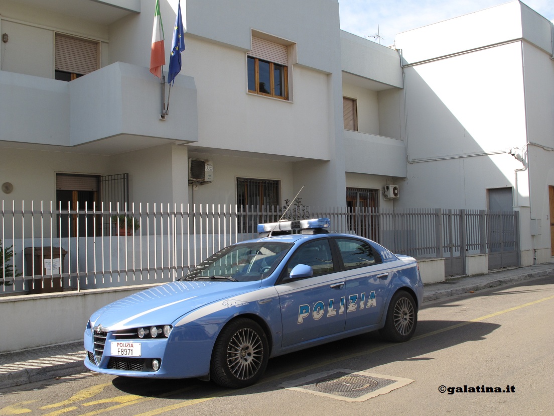 Fugge con il cellulare avuto in prestito ma viene rintracciato a Collemeto. Tre galatinesi deferiti a piede libero per possesso di marijuana Fugge con il cellulare avuto in prestito ma viene rintracciato a Collemeto. Tre galatinesi deferiti a piede libero per possesso di marijuana