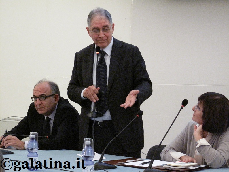 "Siamo tendenzialmente alternativi alla sinistra ma la storia dei comunisti è anche la nostra storia". Rocco Buttiglione a Galatina "Siamo tendenzialmente alternativi alla sinistra ma la storia dei comunisti è anche la nostra storia". Rocco Buttiglione a Galatina