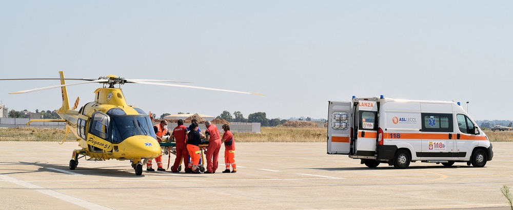 Due feriti gravi elitrasportati sul piazzale dell'Aeroporto di Galatina e trasferiti al Fazzi